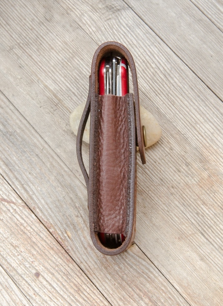 Gürtel-Messerscheide mit Druckknopf - klares Design, Braun